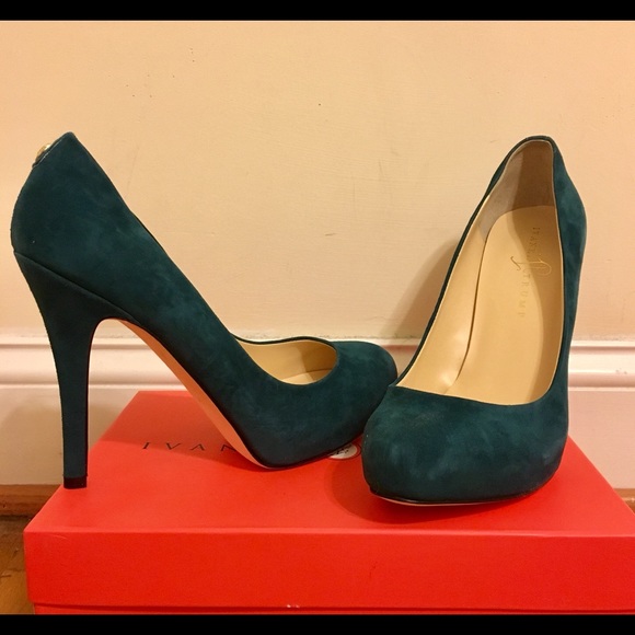 Ivanka Trump Shoes - Ivanka Trump “Pinkish” green suede pump